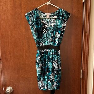 Dress or tunic it’s up to you! Size small